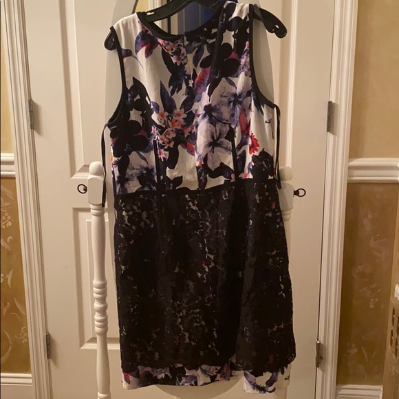 Dress - Picture 5 of 5